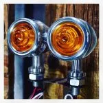 CLIGNOTANTS MOTO CUSTOM EDGE CUT BOBBER VERRES ORANGES - Vue 3 - Holdfast