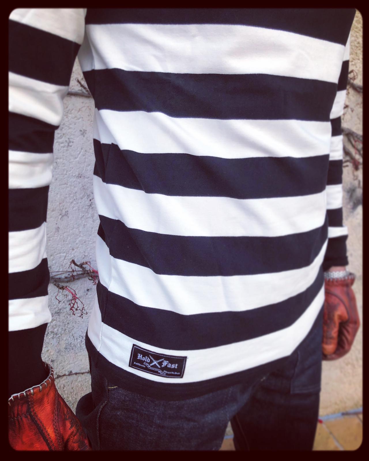 pull-prisonnier-rayé-noir-blanc-hold-fast-coton-etiquette