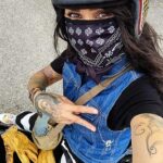 Biker-Bekleidung-festhalten