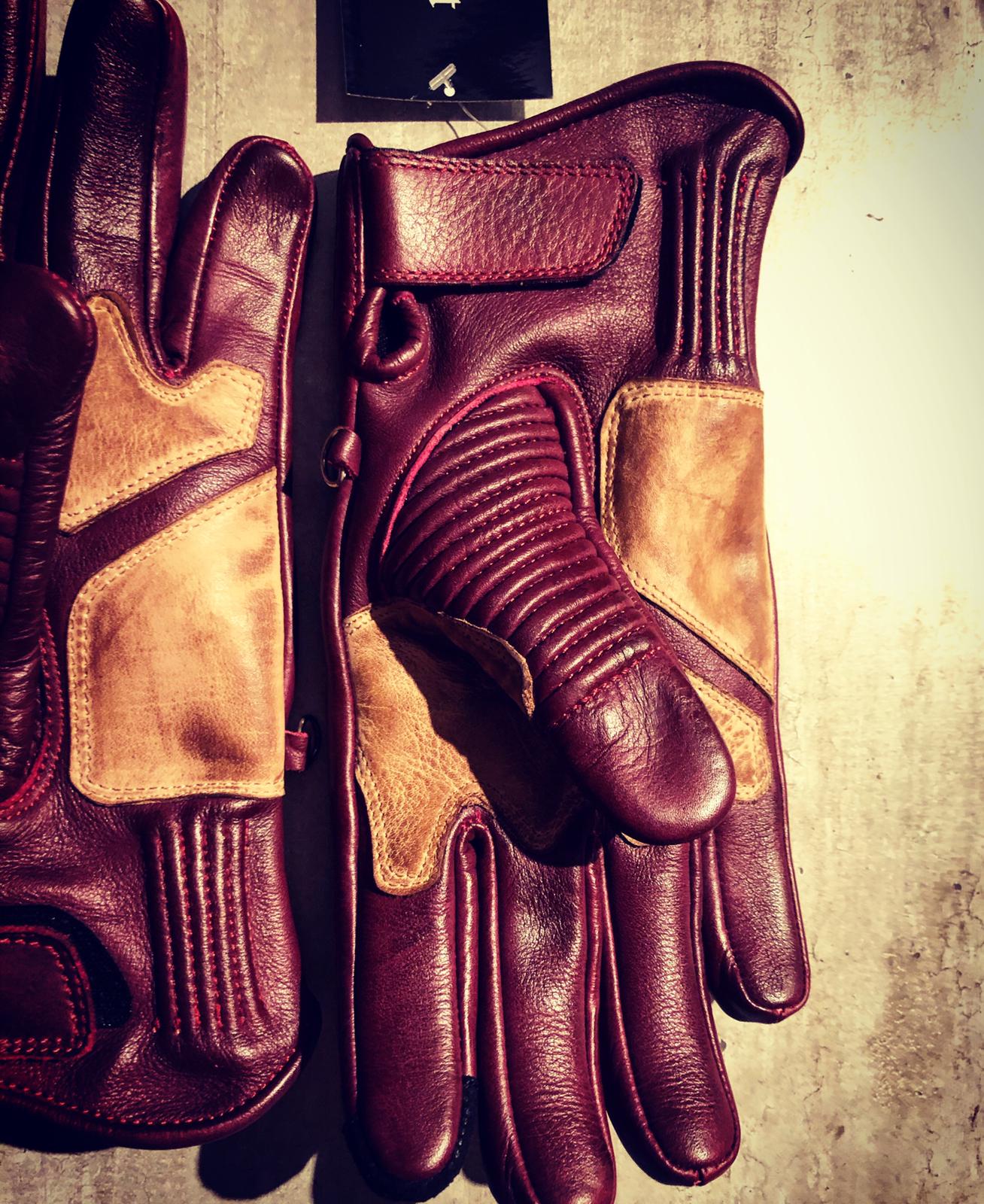 Gants Cuir Moto Rouge Racing Vintage Hold Fast - detail coutures - Holdfast
