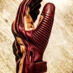 Gants Cuir Moto Rouge Racing Vintage Hold Fast - detail logo - Holdfast