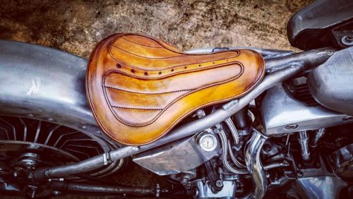 selle-moto-sur-mesure-cuir-marron-bobber-harley