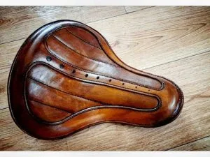 selle-cuir-bobber-artisanale-memphis-moto-vintage