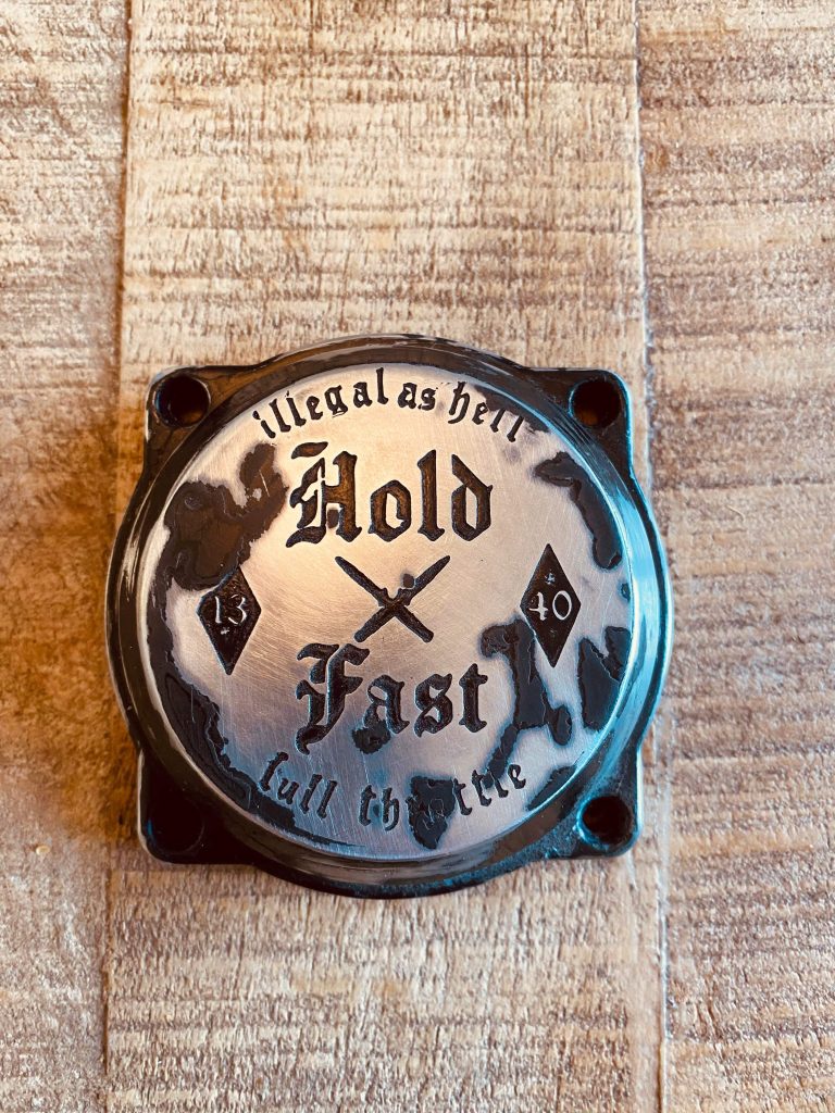 Couvercle Carburateur Harley CV HOLD FAST Gravé
