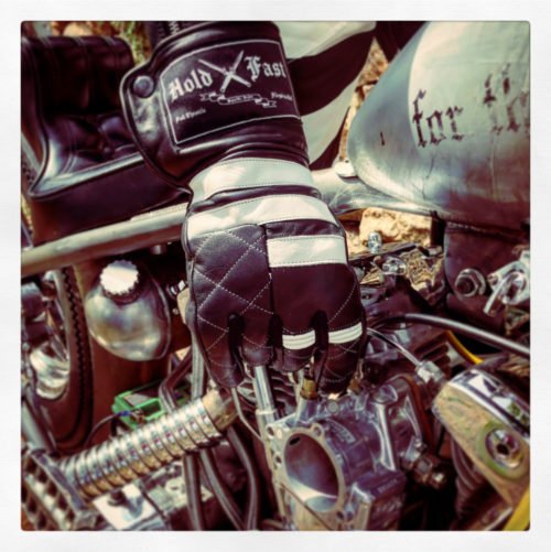 GANTS CUIR JAPAN STYLE MATELASSES HOLD FAST FULL THROTTLE - profil - Holdfast