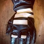 GANTS CUIR JAPAN STYLE MATELASSES HOLD FAST FULL THROTTLE - poignet - Holdfast