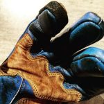 Gants Cuir Bleu Pétrole 1971 Le Mans - detail doigts - Holdfast