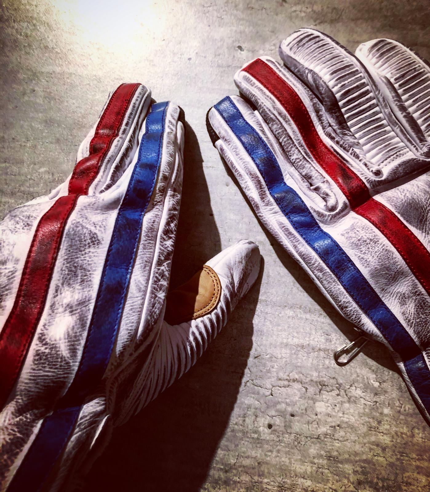 Gants moto Cuir Blanc 1971 Le Mans - poing ferme - Holdfast