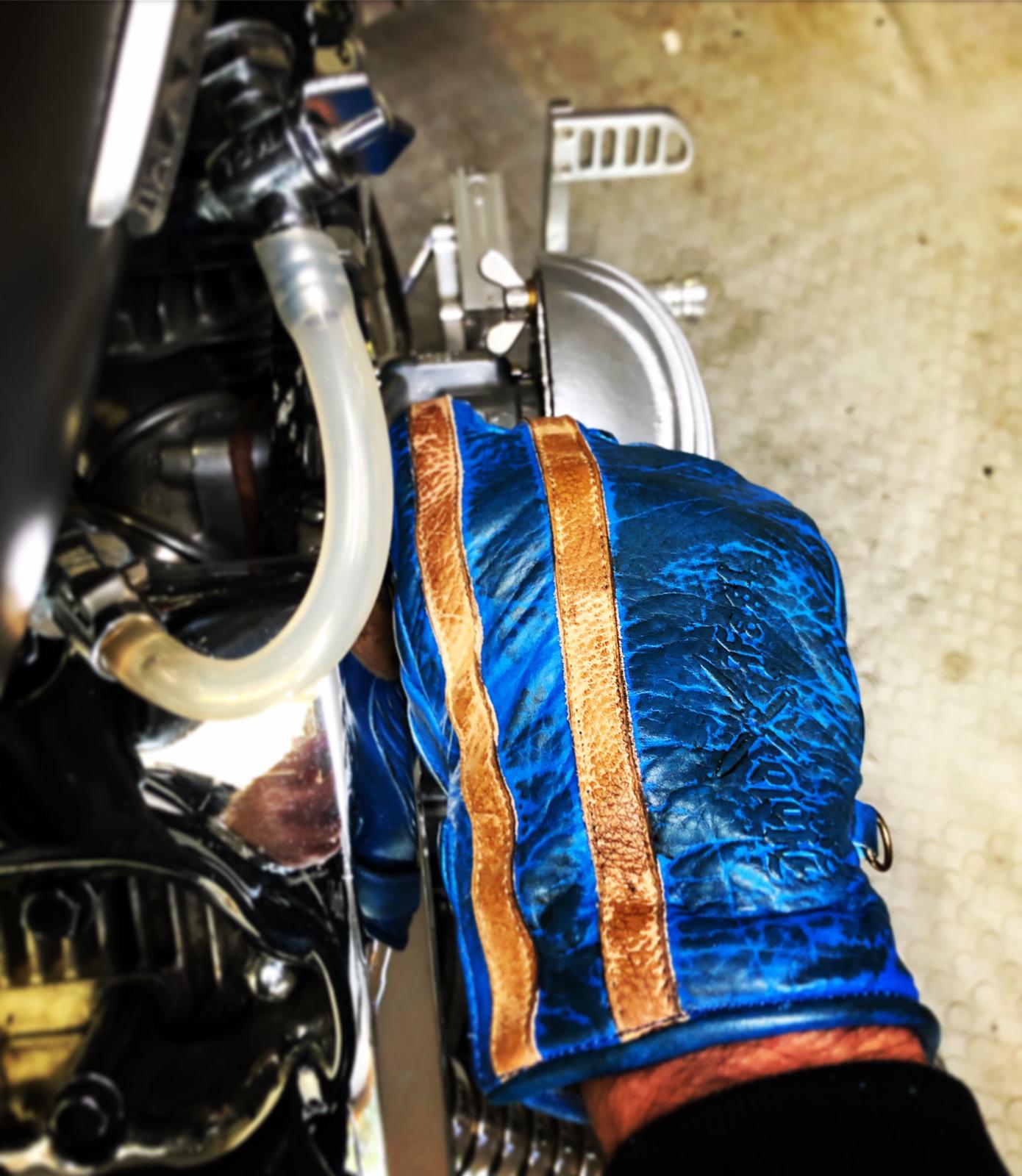 Gants Cuir moto Bleu Pétrole "1971 Le Mans" ultra-patina – Image 7