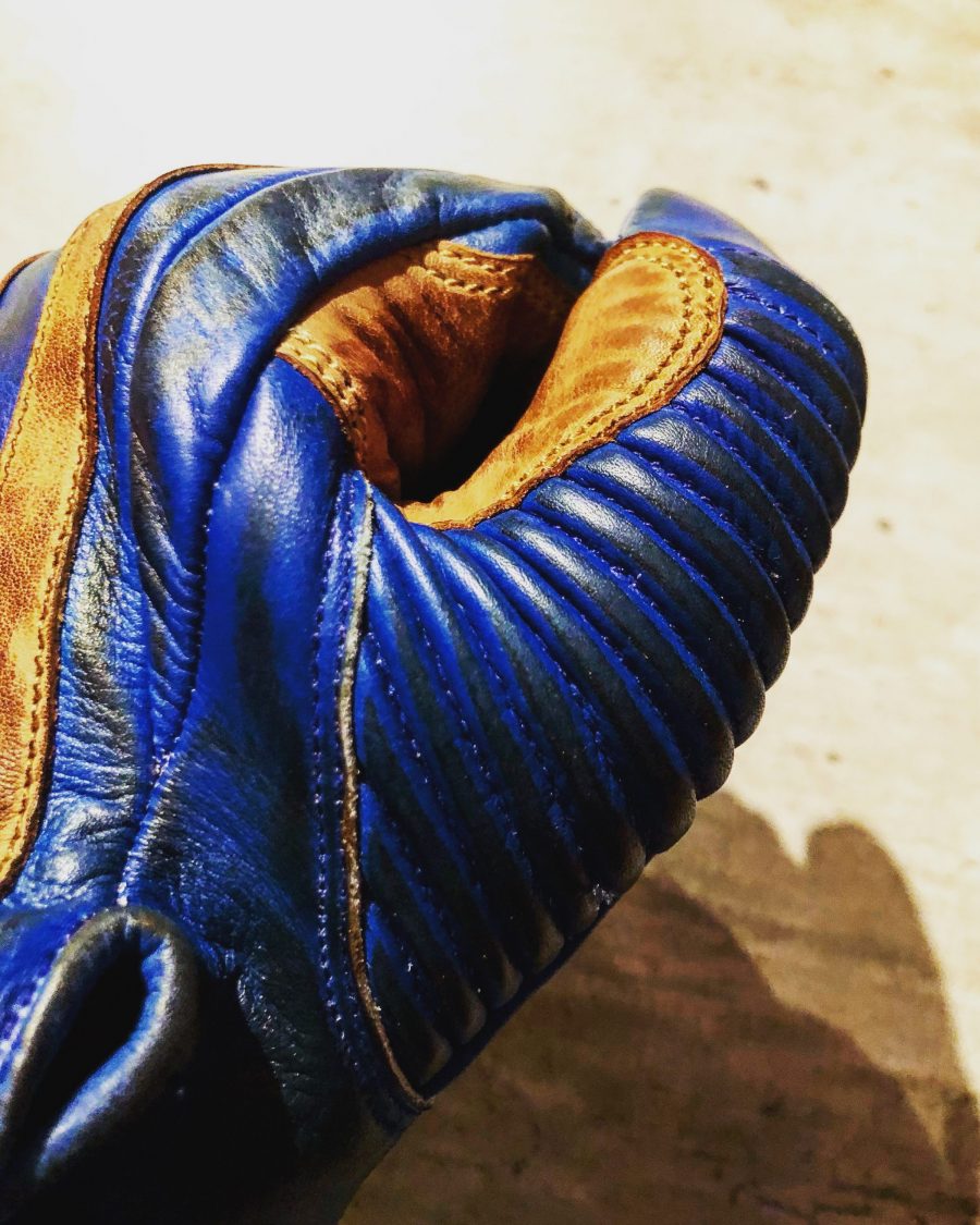 Gants Cuir Bleu Pétrole 1971 Le Mans - poignet - Holdfast