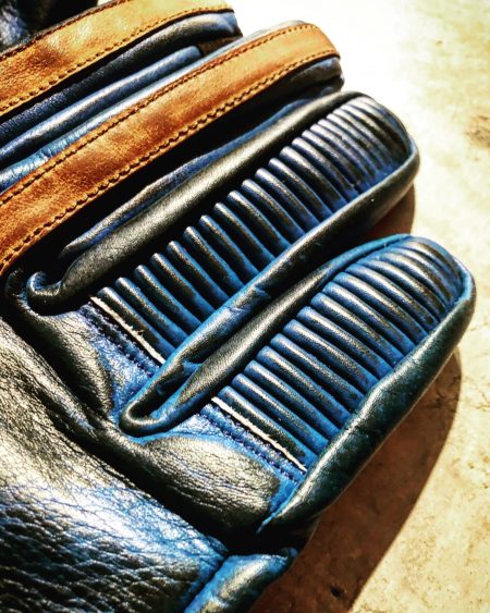 Gants Cuir Bleu Pétrole 1971 Le Mans - interieur - Holdfast