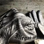 1340 HOLD FAST TATTOO GUANTES DE CUERO BLANCO PATINADO - detalle en los dedos - Holdfast