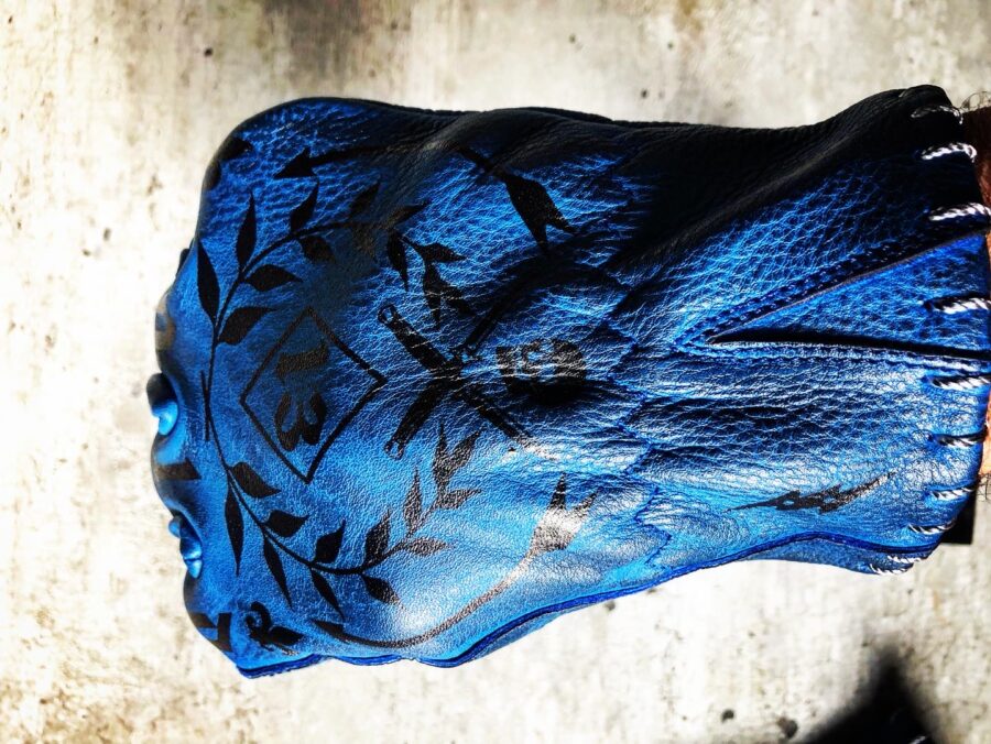 gants-cuir-moto-vintage-tattoo-bleus-tatouage-holdfast-dessus