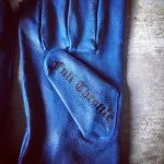 motorfiets-leren-handschoenen-vintage-tattoo-blauw-tattoo-holdfast-interieur-duim