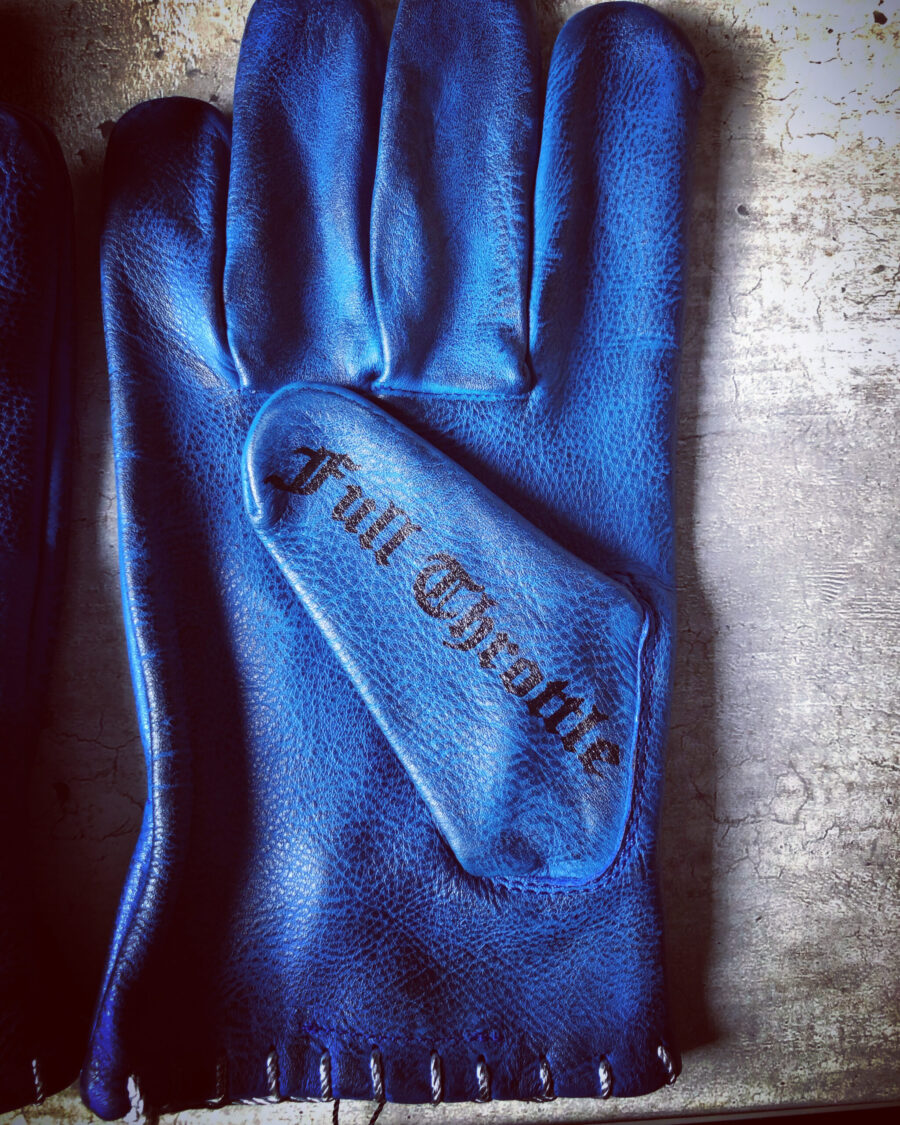 gants-cuir-moto-vintage-tattoo-bleus-tatouage-holdfast-pouce-interieur