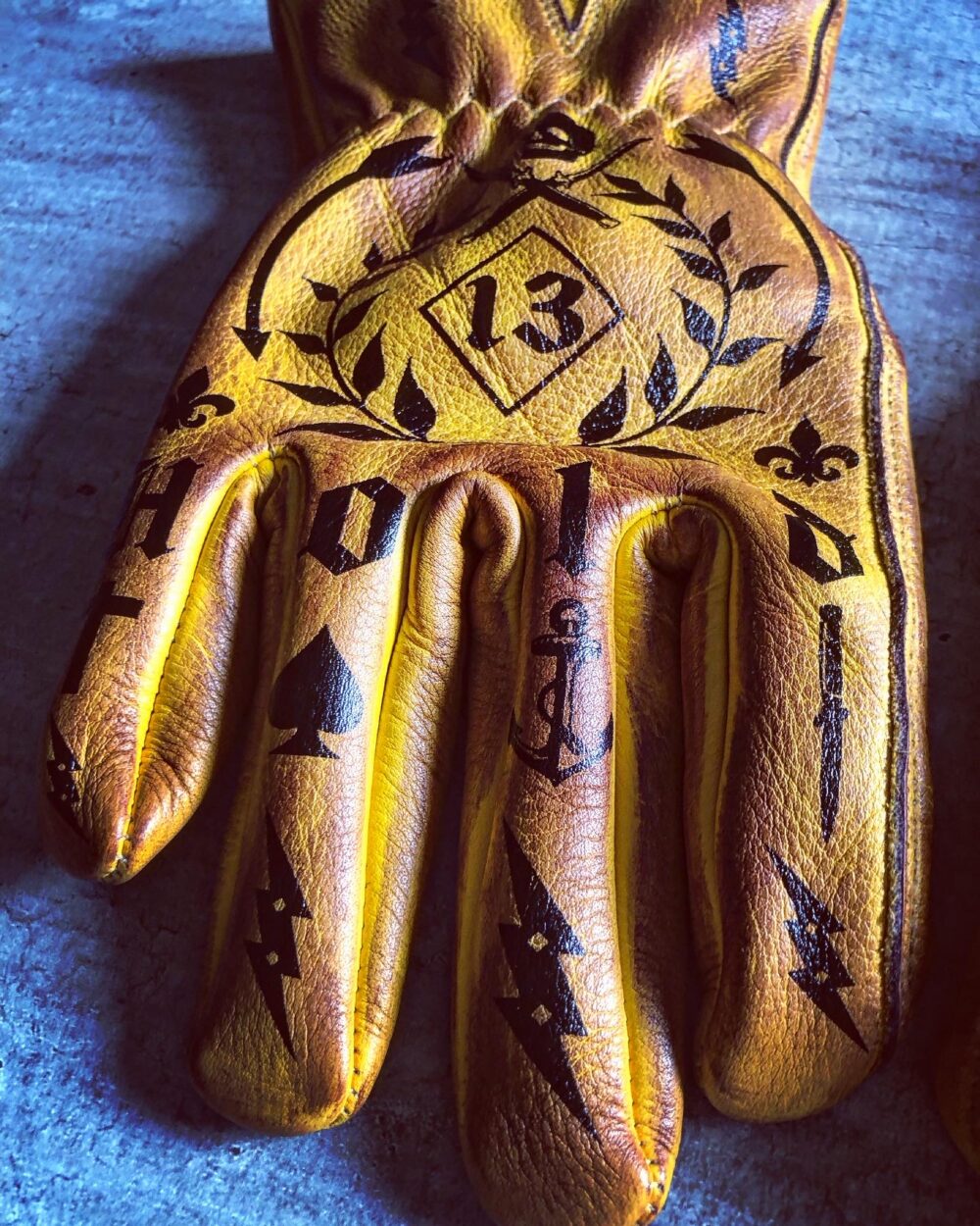 1340 HOLD FAST TATUAJE GUANTES DE CUERO Bronce - muñeca - Holdfast