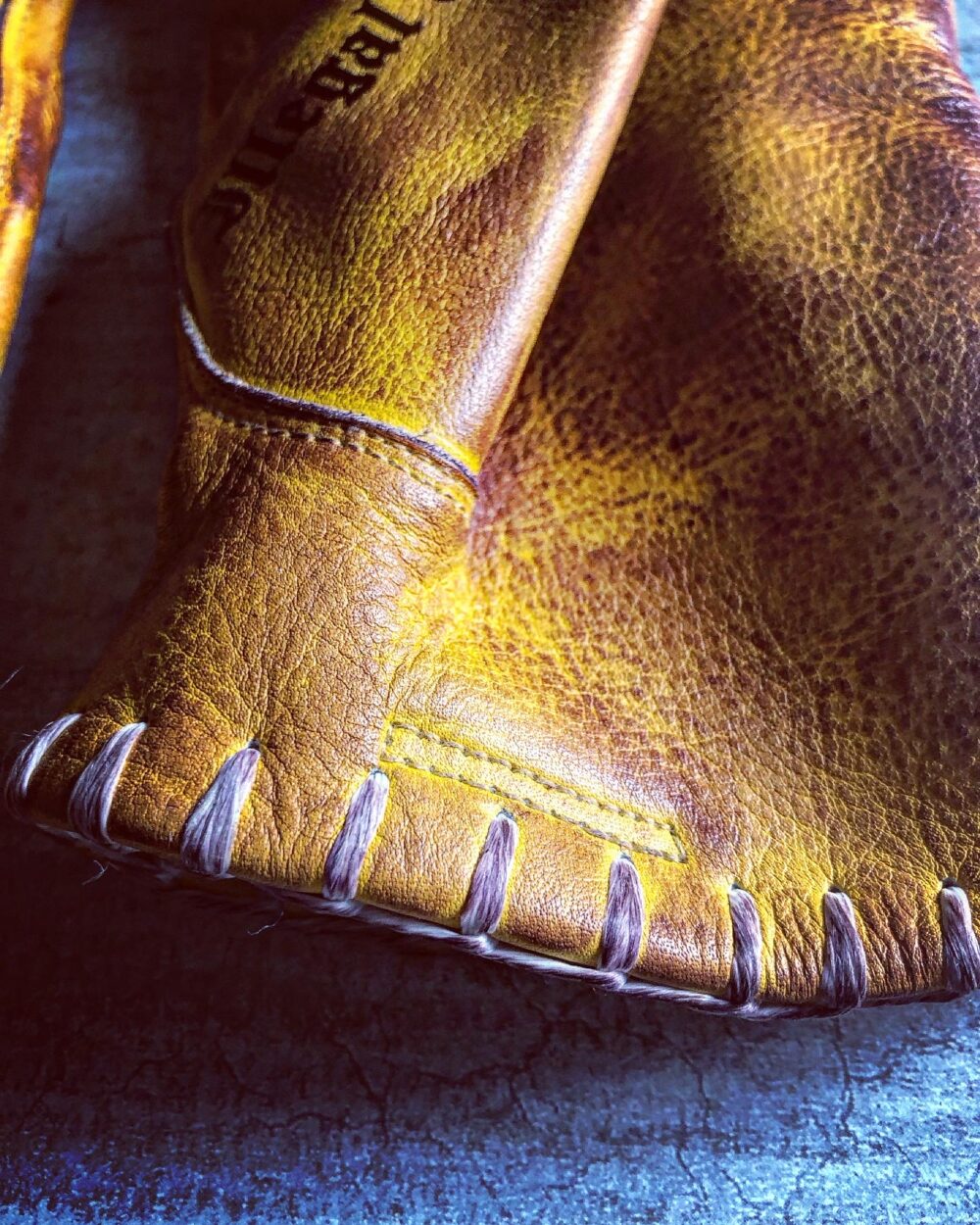 Guantes-piel-moto-tatuajes-tatuados-agarre-piel bovina-motero-mango personalizado