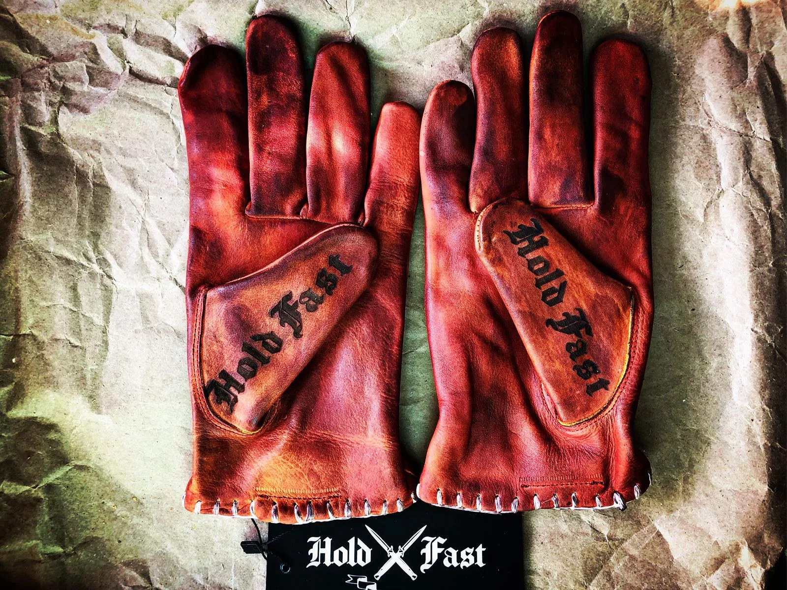 Gants moto-cuir-bobbers-vintage-old school-holdfast-rouges-France-harley davidson