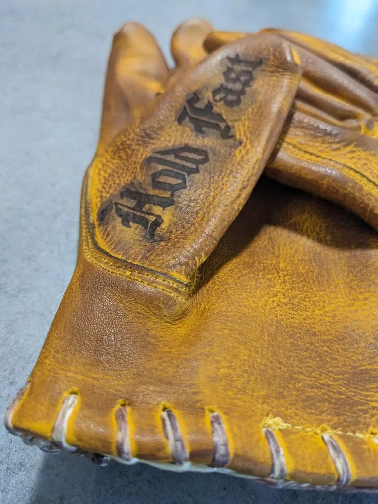 Motorcycle-leather-vintage-old-school-holdfast-yellow-retro-France gloves