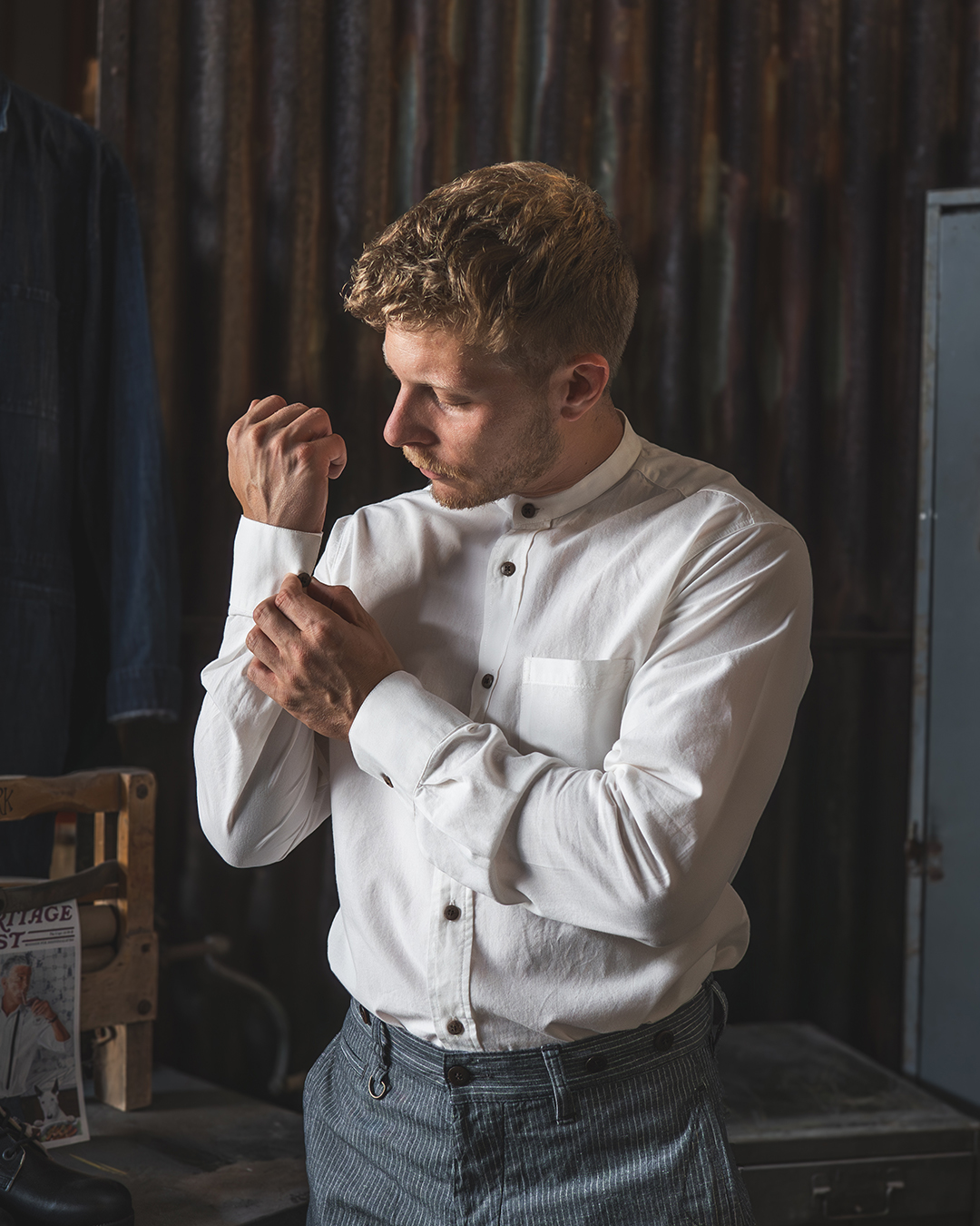 Pike Brothers 1923 Buccanoy Shirt, White Chambray collar and button detail - shirt size guide