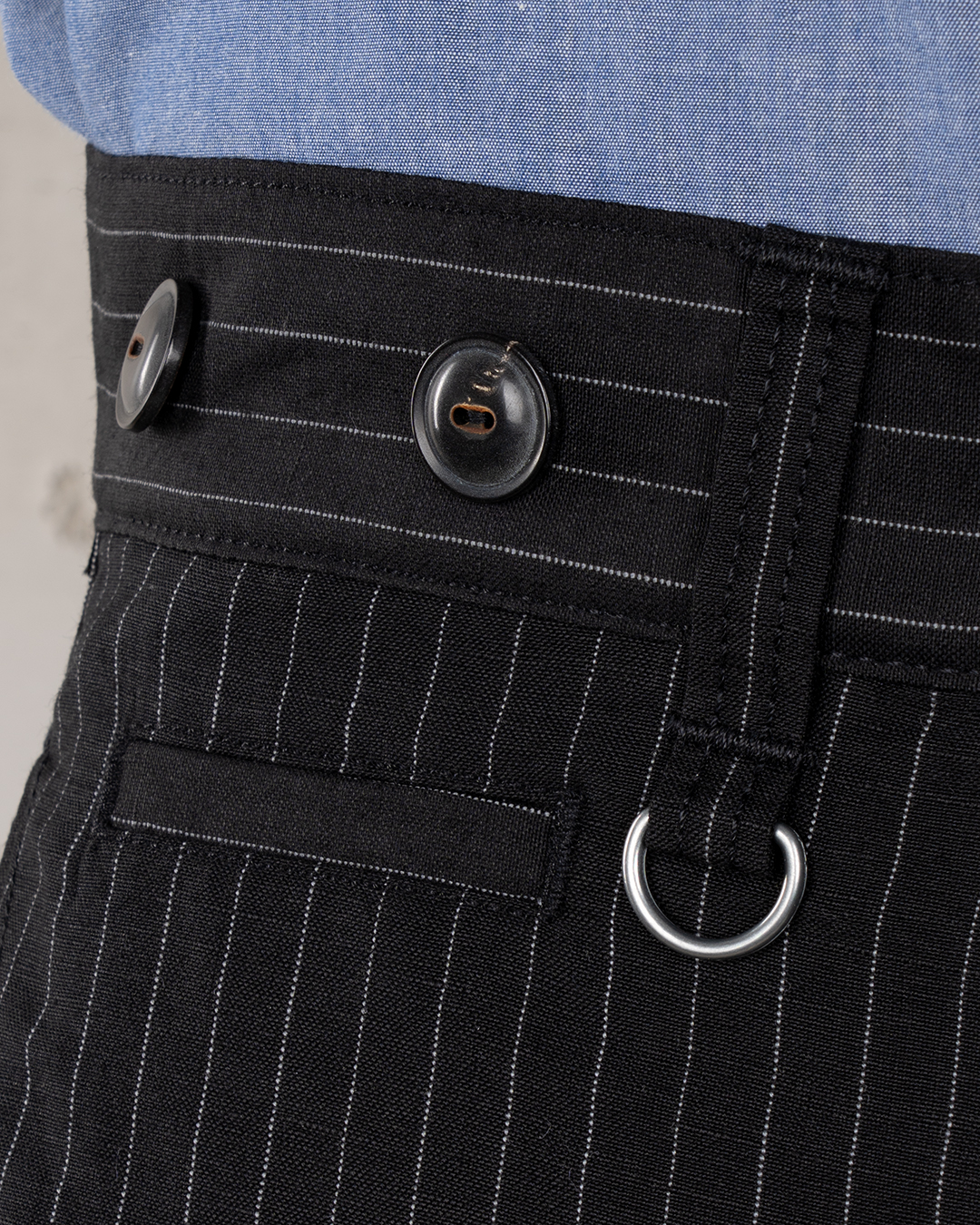 1947 Harvester Trousers Chicago Black Pike Brothers porte sur mannequin
