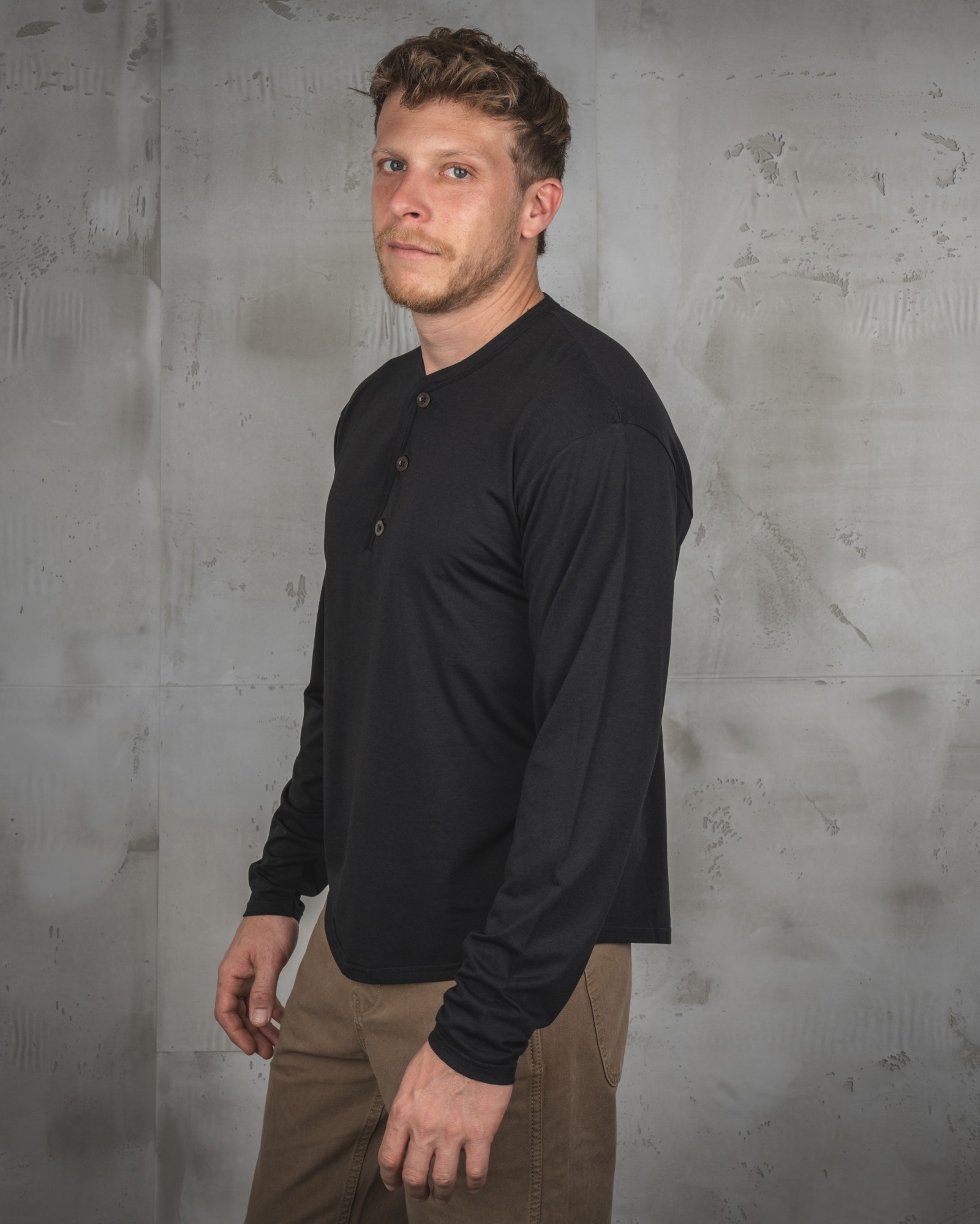Camisa de manga larga negra Texas de Pike Brothers 1963 Roadie - detalle de la tela - ropa de trabajo vintage Holdfast