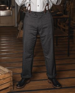 Camión de transporte Pike Brothers de 1905, color francés, vista frontal.
