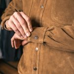 Pike Brothers 1943 CPO Shirt Mulholland Brown cuir - vue portee dos