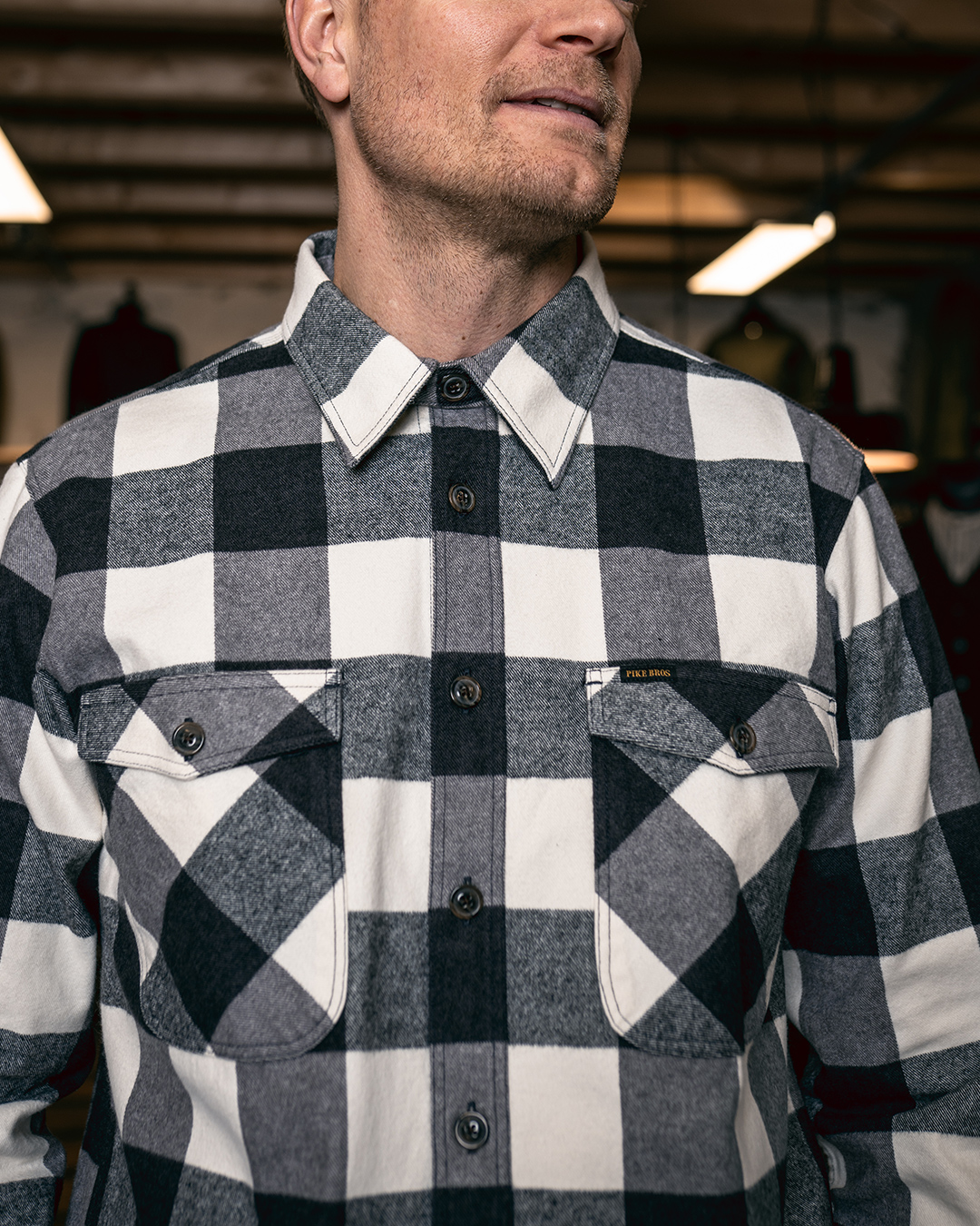 Pike Brothers 1943 CPO Shirt Buffalo White Flannel - vue detail