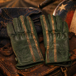 Gants protection moto cuir - bandes ocre cuivrées - vert patiné - vintage 1971