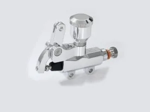 Kustomtech motorfiets remhoofdremcilinder, op maat gemaakte Harley-hoofdremcilinder met kabel en gepolijst aluminium oliereservoir, vooraanzicht