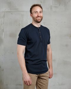 Camicia Henley a maniche corte, colore blu Mojave, marca Pike Brothers, del 1927.