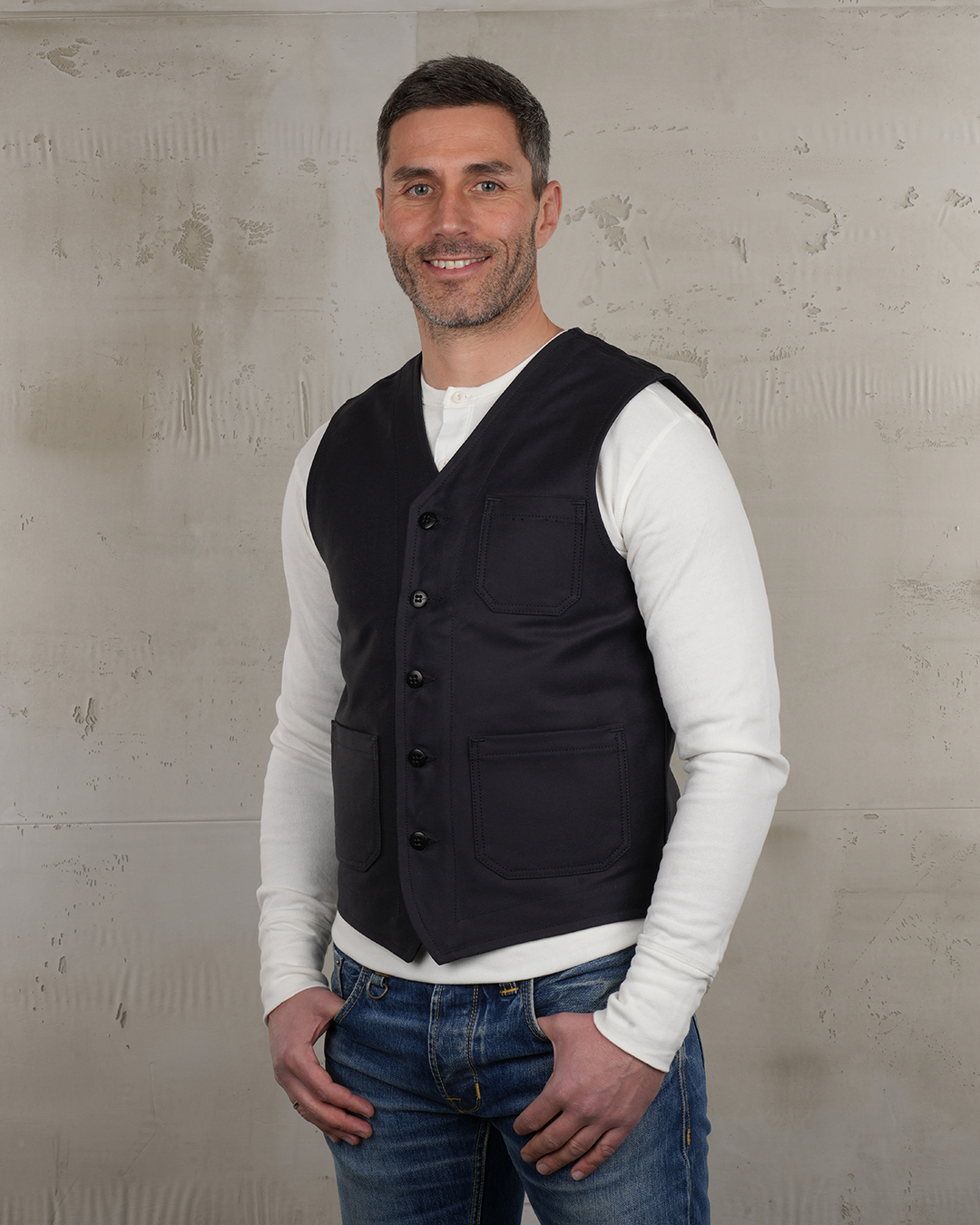 Roamer Vest Asphalt Grey detail