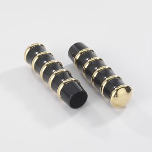 kustomtech-poignees-gaz-harley-1-pouce-poignees-moto-vintage-deluxe-aluminium-noir-et-laiton-poli-cable-interne-vue-princi