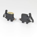 kustomtech-pompe-custom-moto-harley-maitre-cylindre-de-frein-deluxe-a-cable-14-mm-noir-integral-vue-3-marseille-holdfast