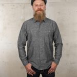 Vintage chambray herenoverhemd in grijs van de Amerikaanse marine, vooraanzicht.