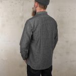 Grijs Pike Brothers overhemd, details van de stof en afwerking.