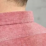 Camicia rossa Pike Brothers, dettaglio del tessuto e delle finiture