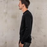 Chemise Henley Manches Longues noir homme en coton vintage, vue de face