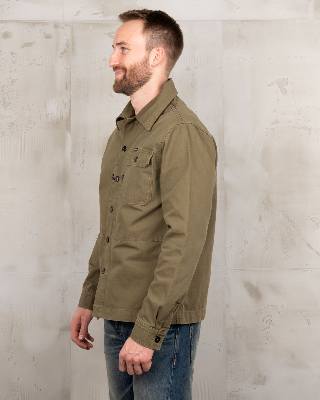 chemise vert olive Pike Brothers, détail du tissu et des finitions