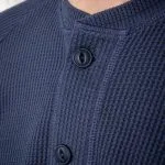 Blauw Pike Brothers-shirt, details van de stof en afwerking.