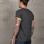 Pike Brothers camouflage T-shirt, stof- en afwerkingsdetails