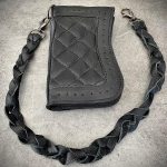 Portefeuille cuir chaîne matelassé noir Black Sabbath Hold Fast avec sa lanière tressée de 50 cm