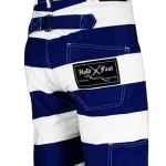 Poche arrière du pantalon bleu à rayures avec écusson Hold Fast et martingale