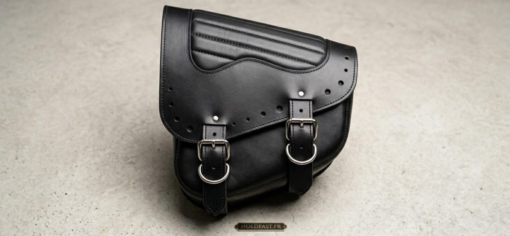 Sacoche Cuir Moto Master Leather Deluxe — Côté Droit Softail & Cadre rigide — Fait Main Hold Fast